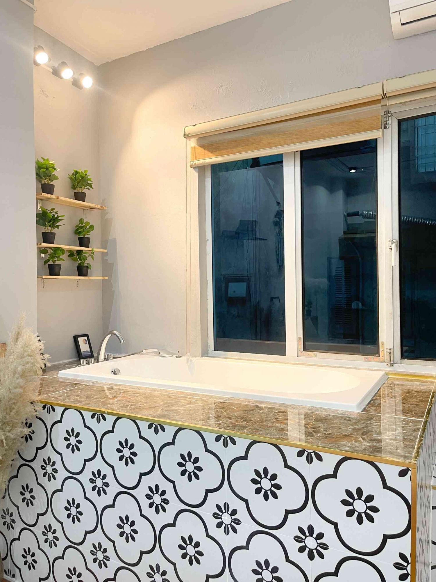 Hóng Homestay - 52 Quân Nhân