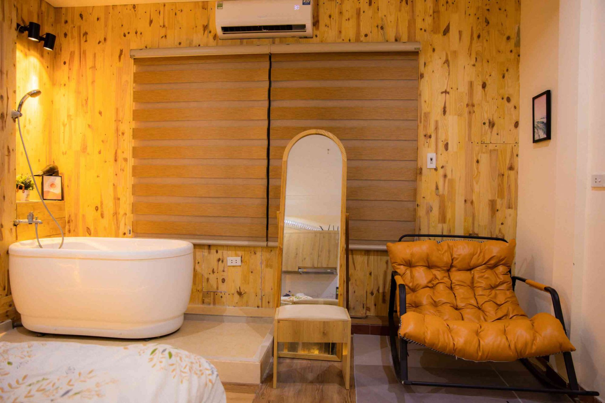 Hóng Homestay - 52 Quân Nhân