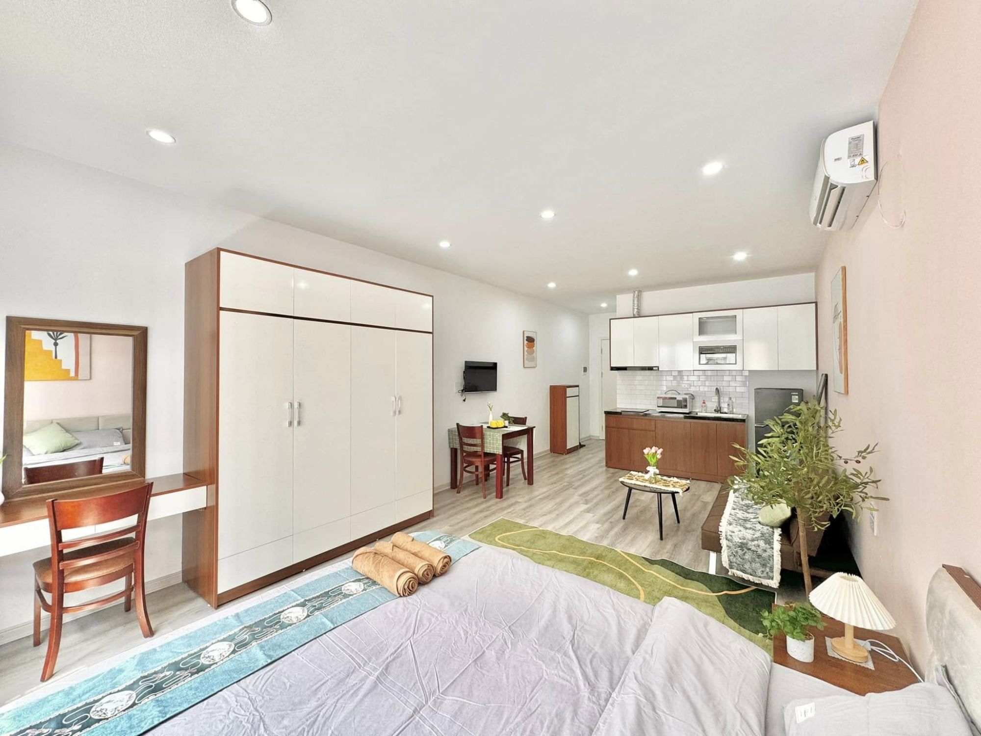 The Little Home - Cù Chính Lan