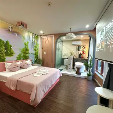 Romance Hotel 