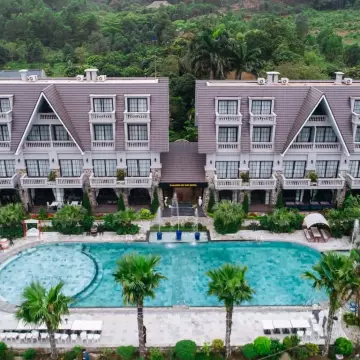Paradise Sóc Sơn Resort