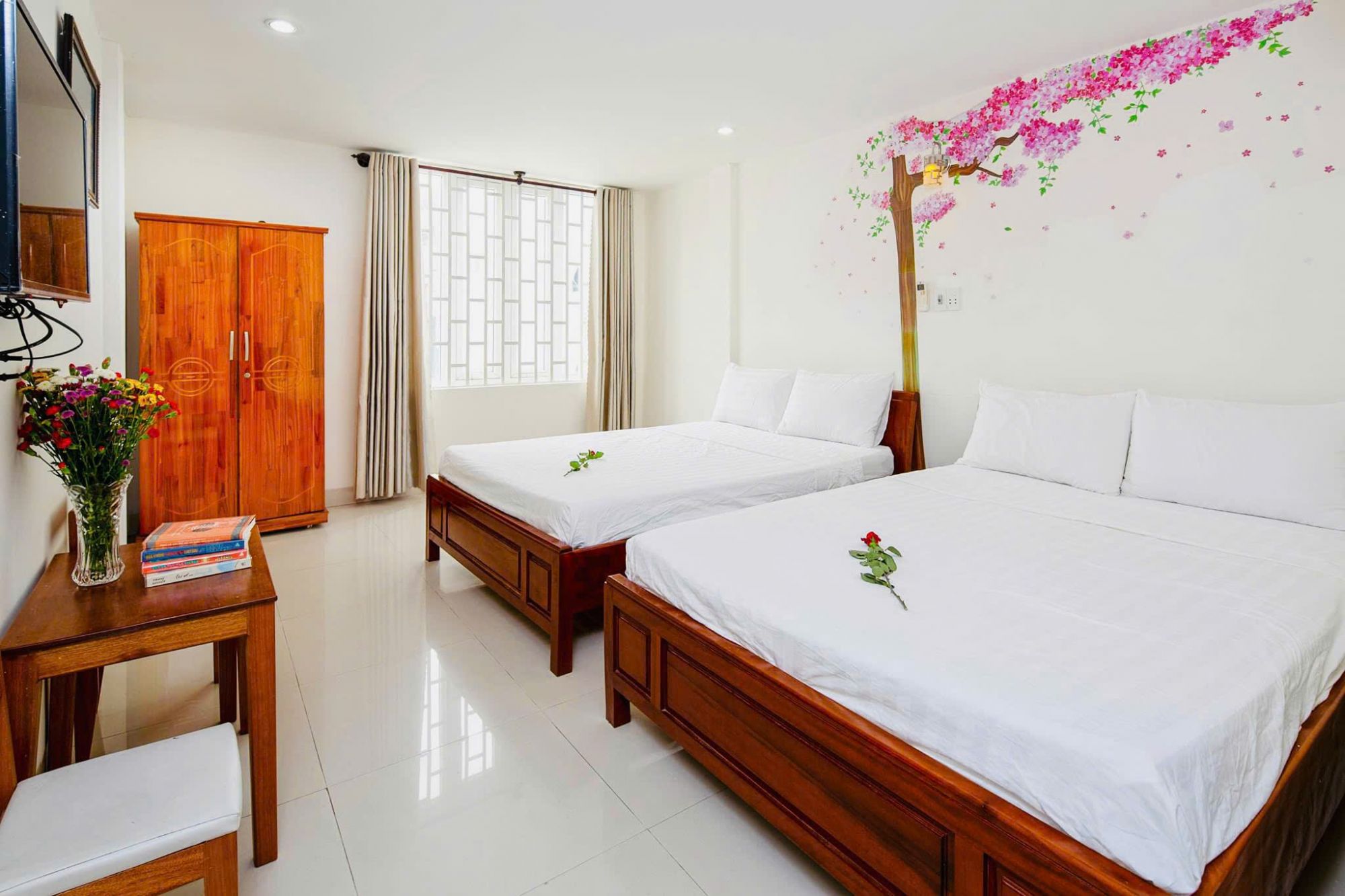 Khách Sạn Hùng Loan