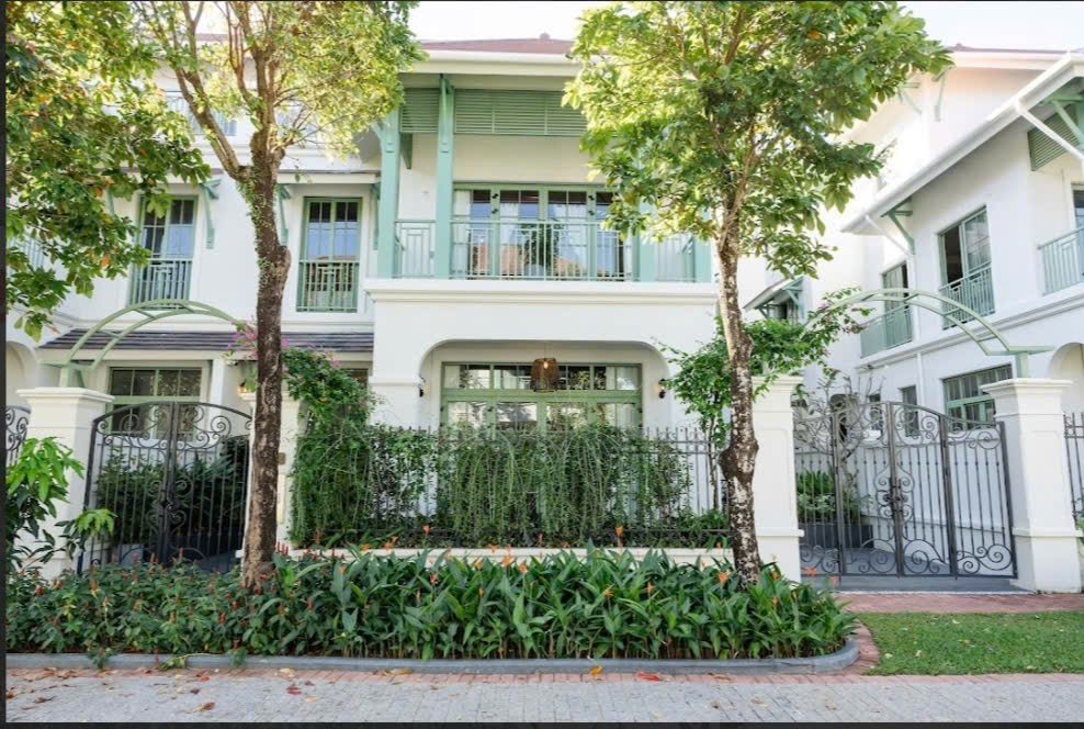 Evelyn Villa -  P1133