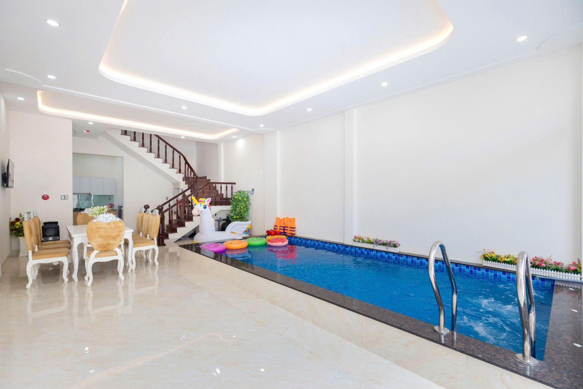 Hoàng My Villa - 05 lạc Long Quân