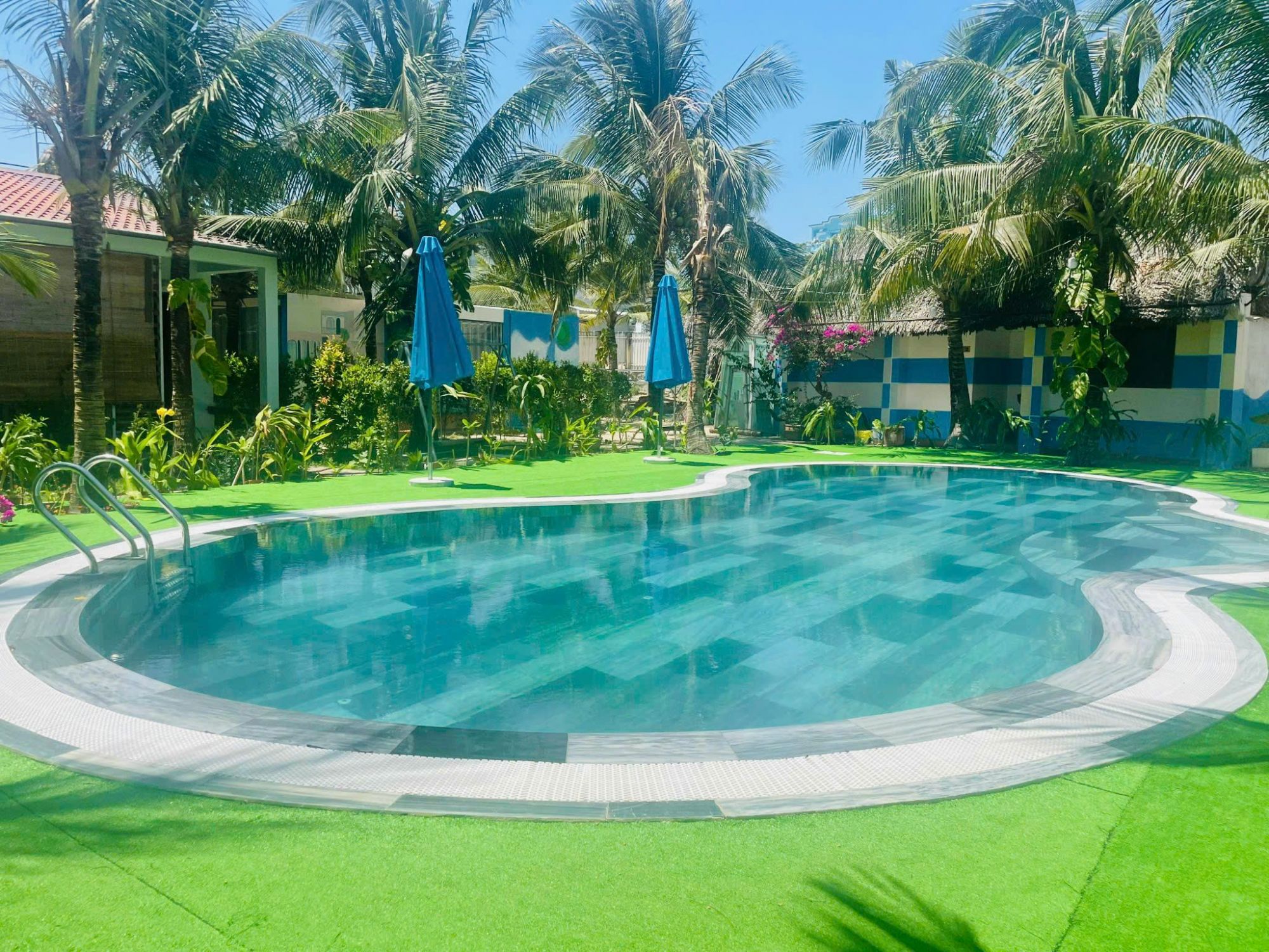 The Mira Ocean Blu