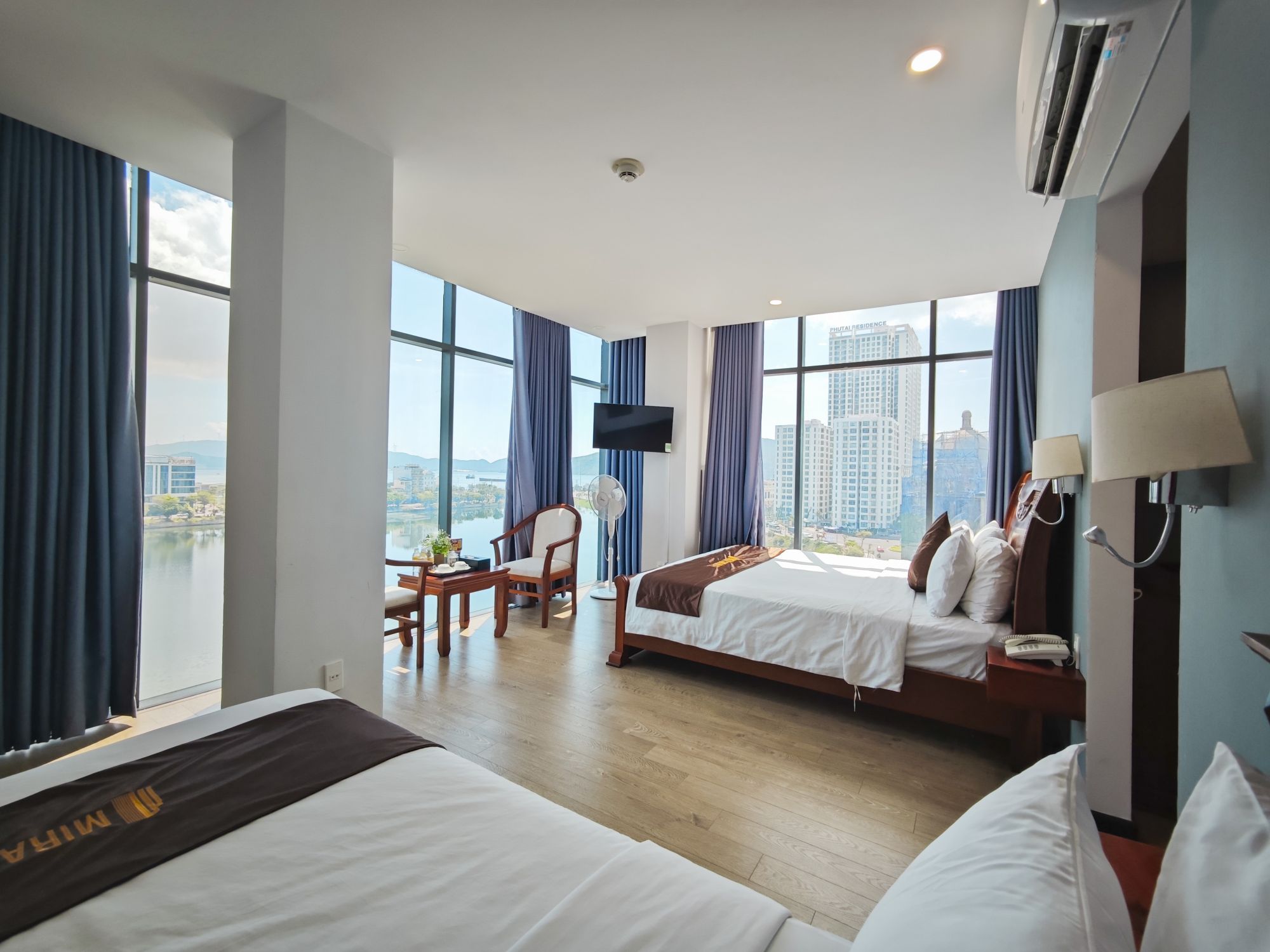 Twin Room Lake View