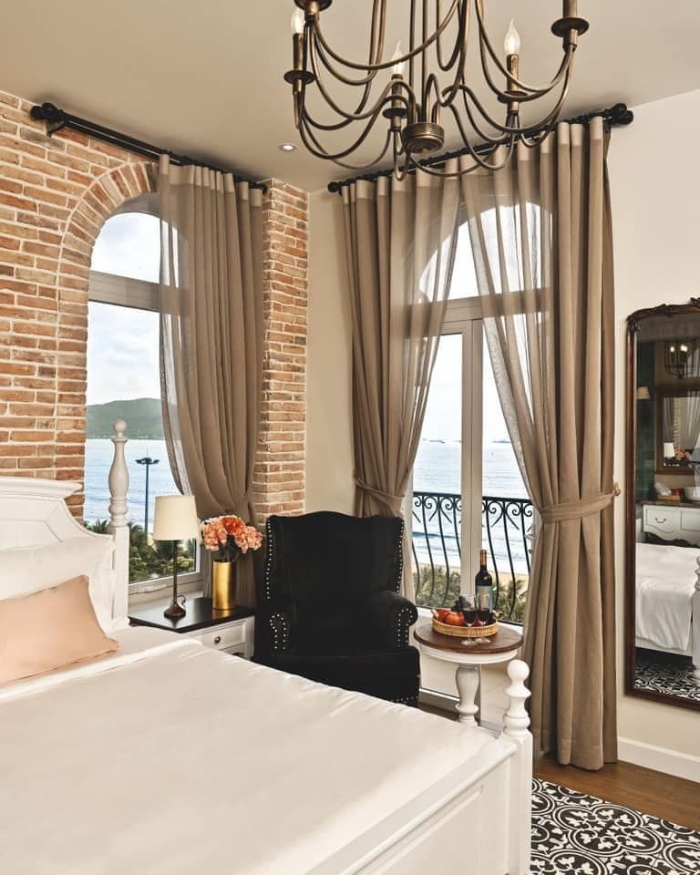 Deluxe Sea View 1