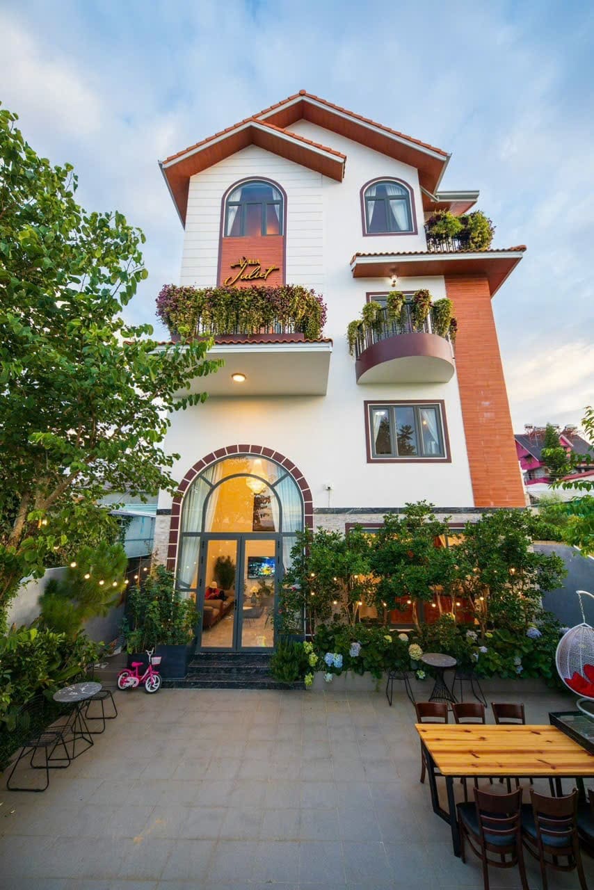Juliet Villa