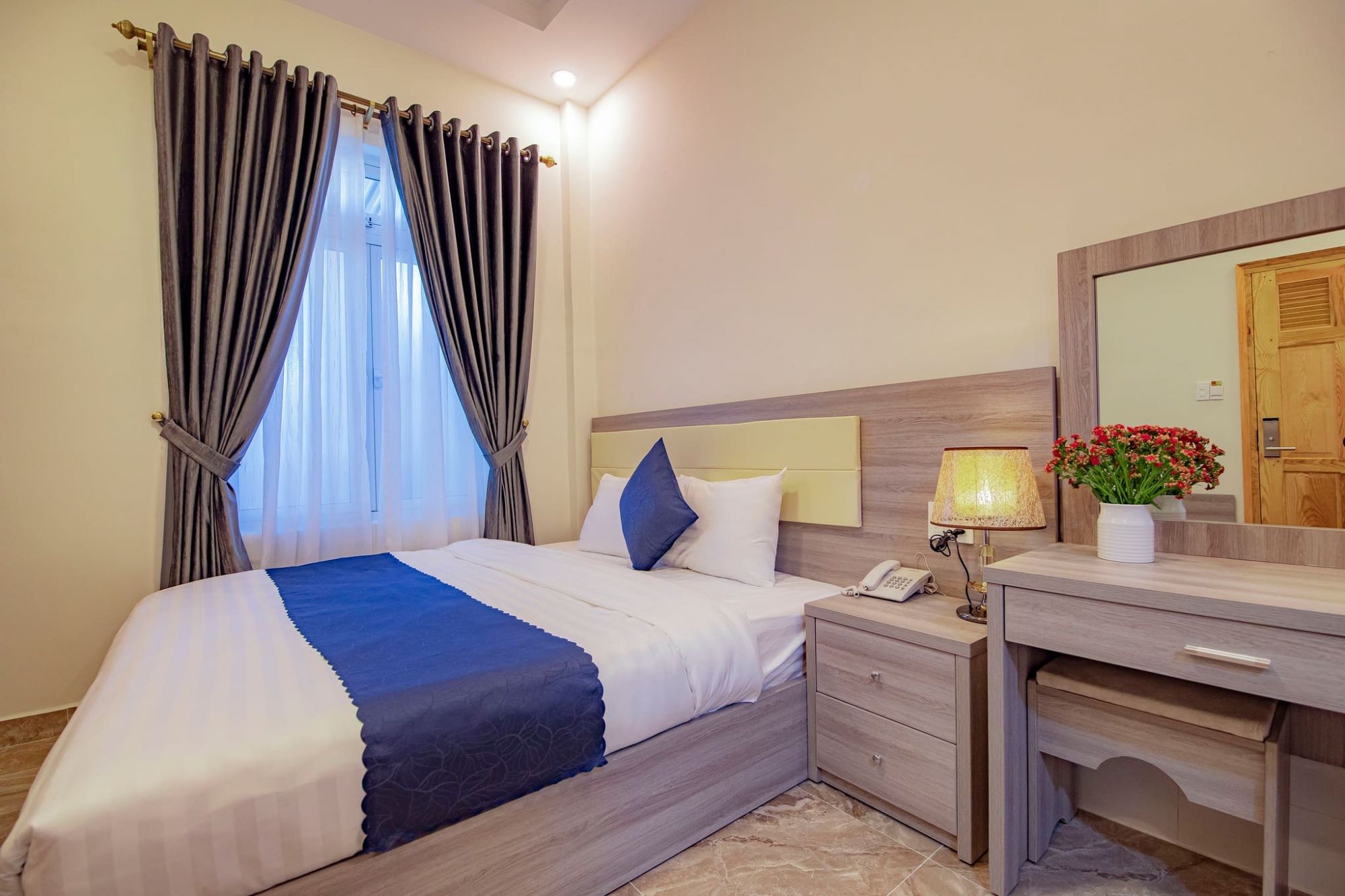 Phòng Deluxe sửa sổ