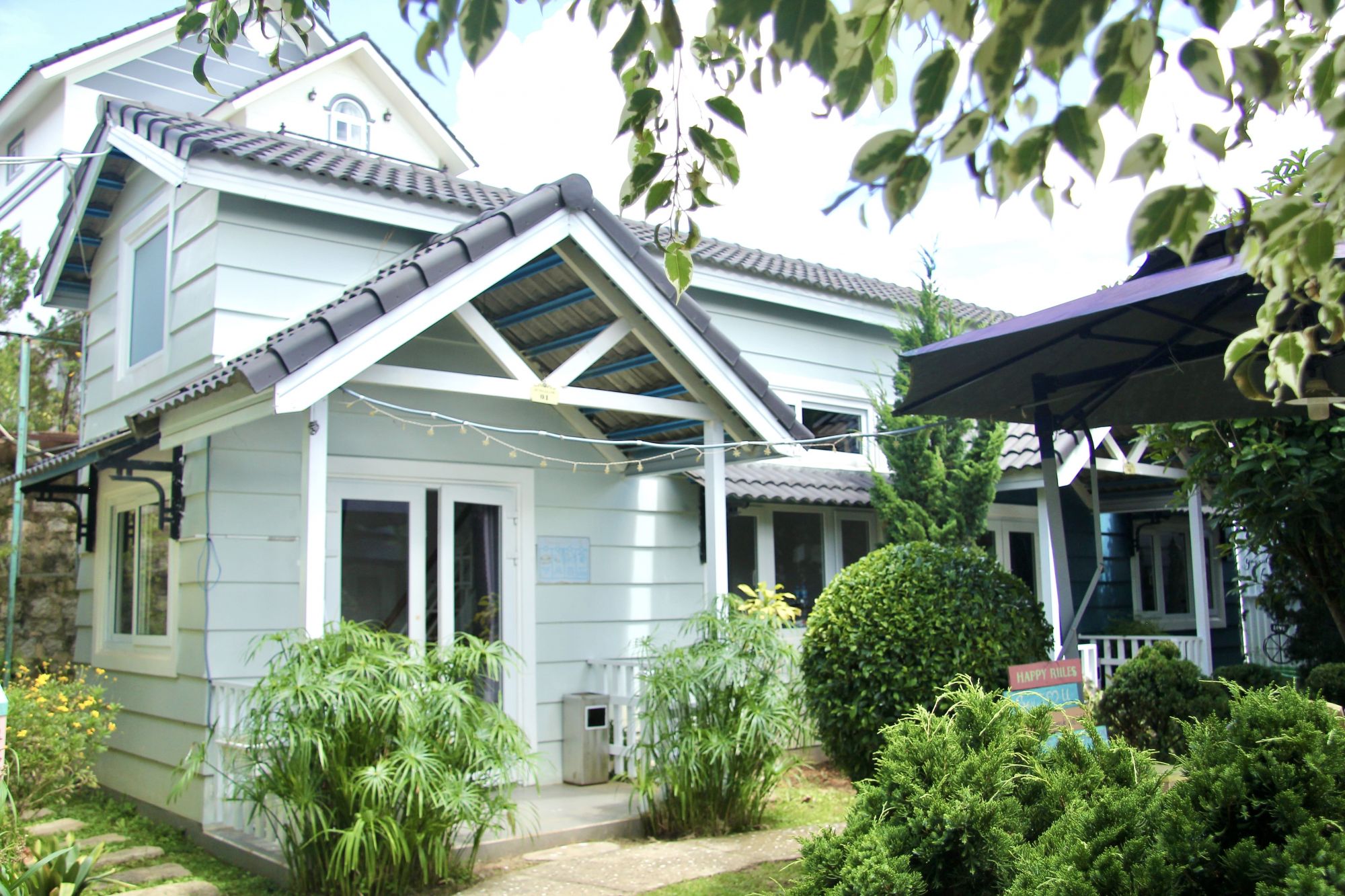 November Bungalow - Bungalow Family 1