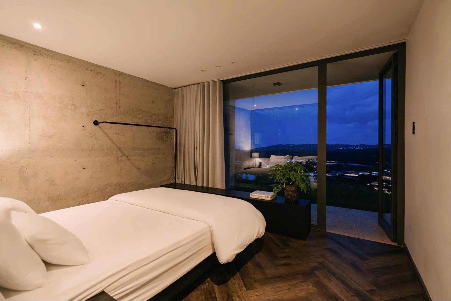 The Hidden Cloud - 101