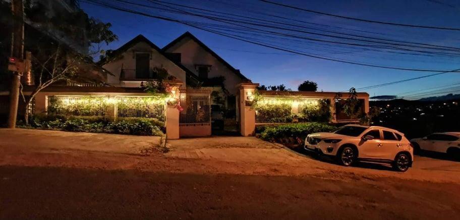 Vintage house - Nhà Gỗ Của Cú