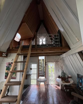 Nhà Nhọn - Tre House Da Lat