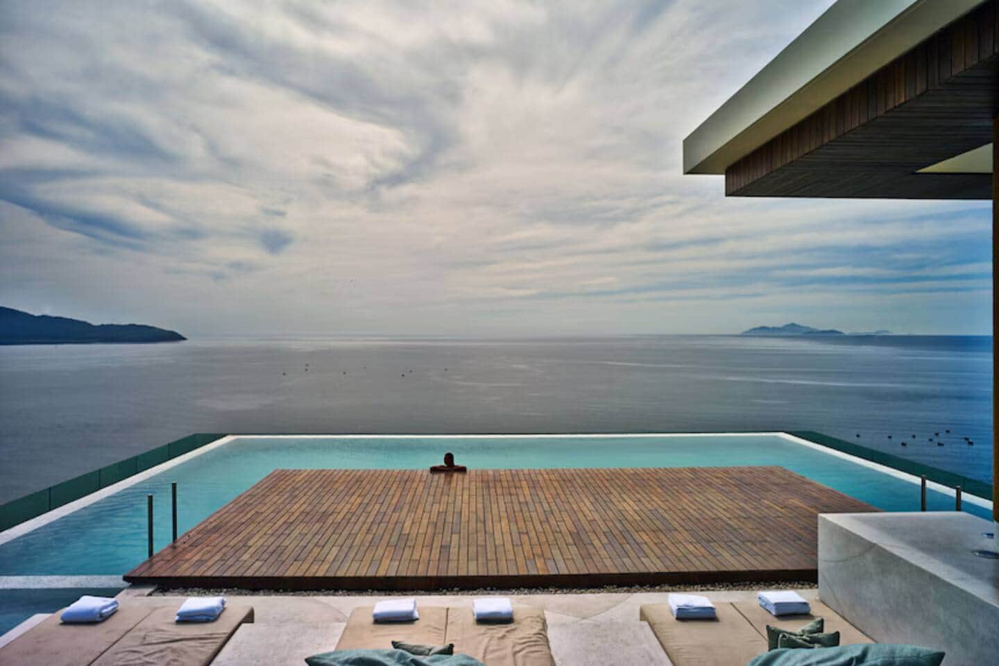 A la Carte Luxe Beachfront by Villuxy