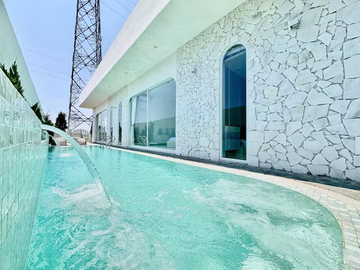 Avilla Villa - B12