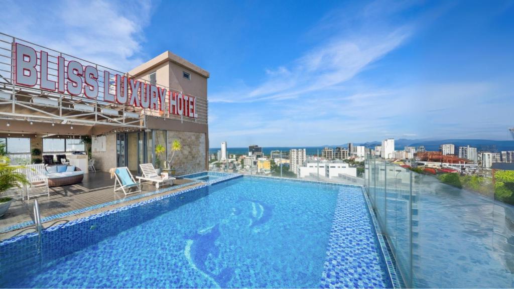 Bliss Luxury Hotel & Spa Da Nang