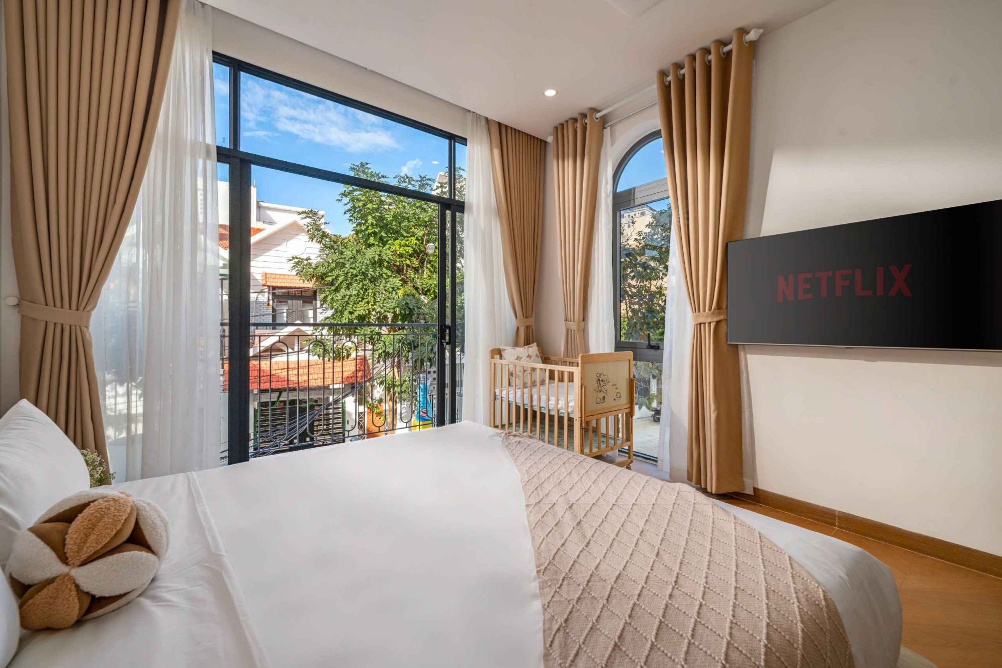 Villa Tạ Mỹ Duật