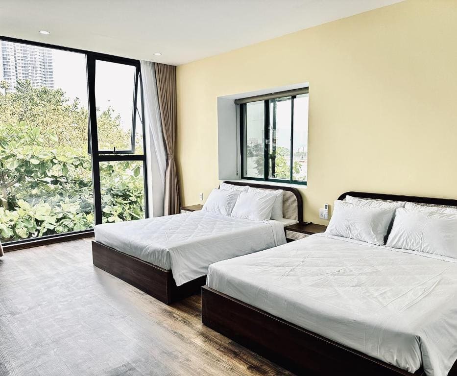 Han Riverine Hotel & Cafeteria DaNang