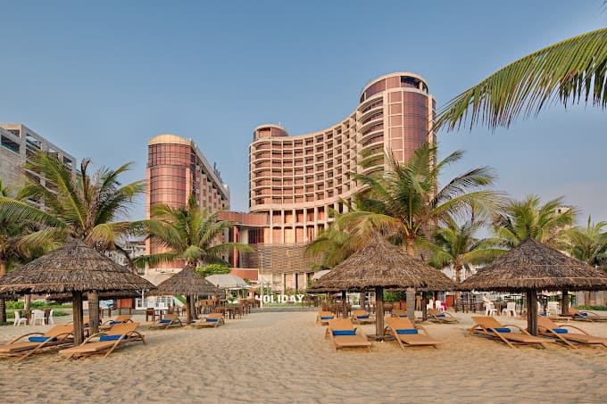  Holiday Beach Hotel Danang