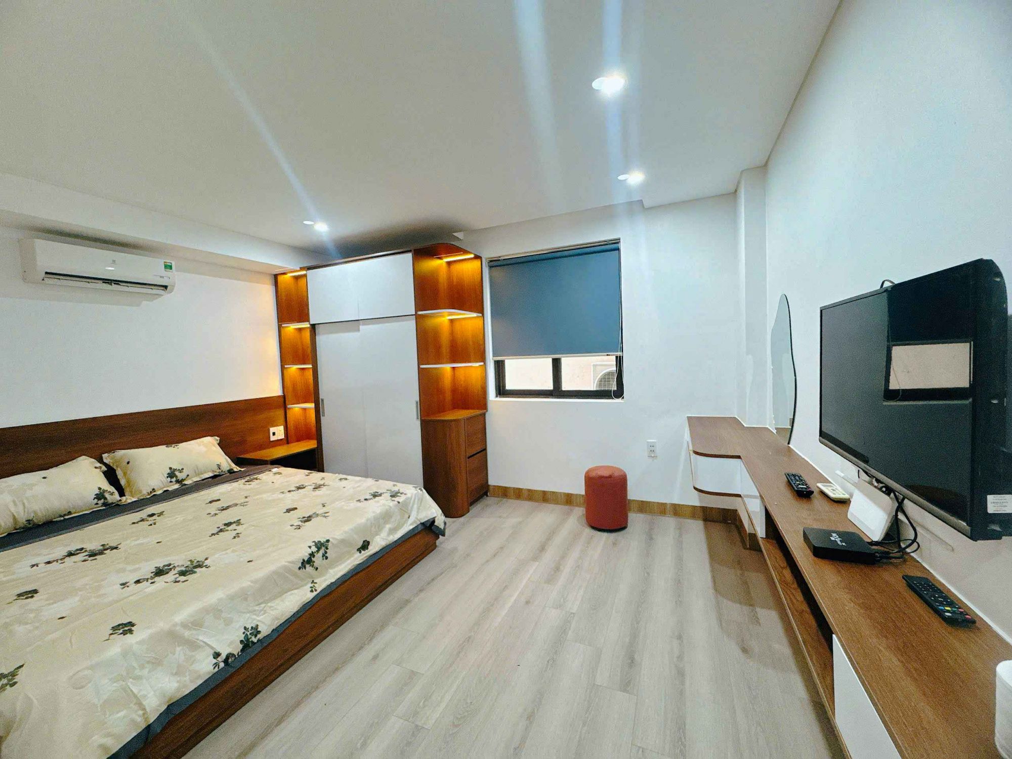 Louis Otis Apartment 03
