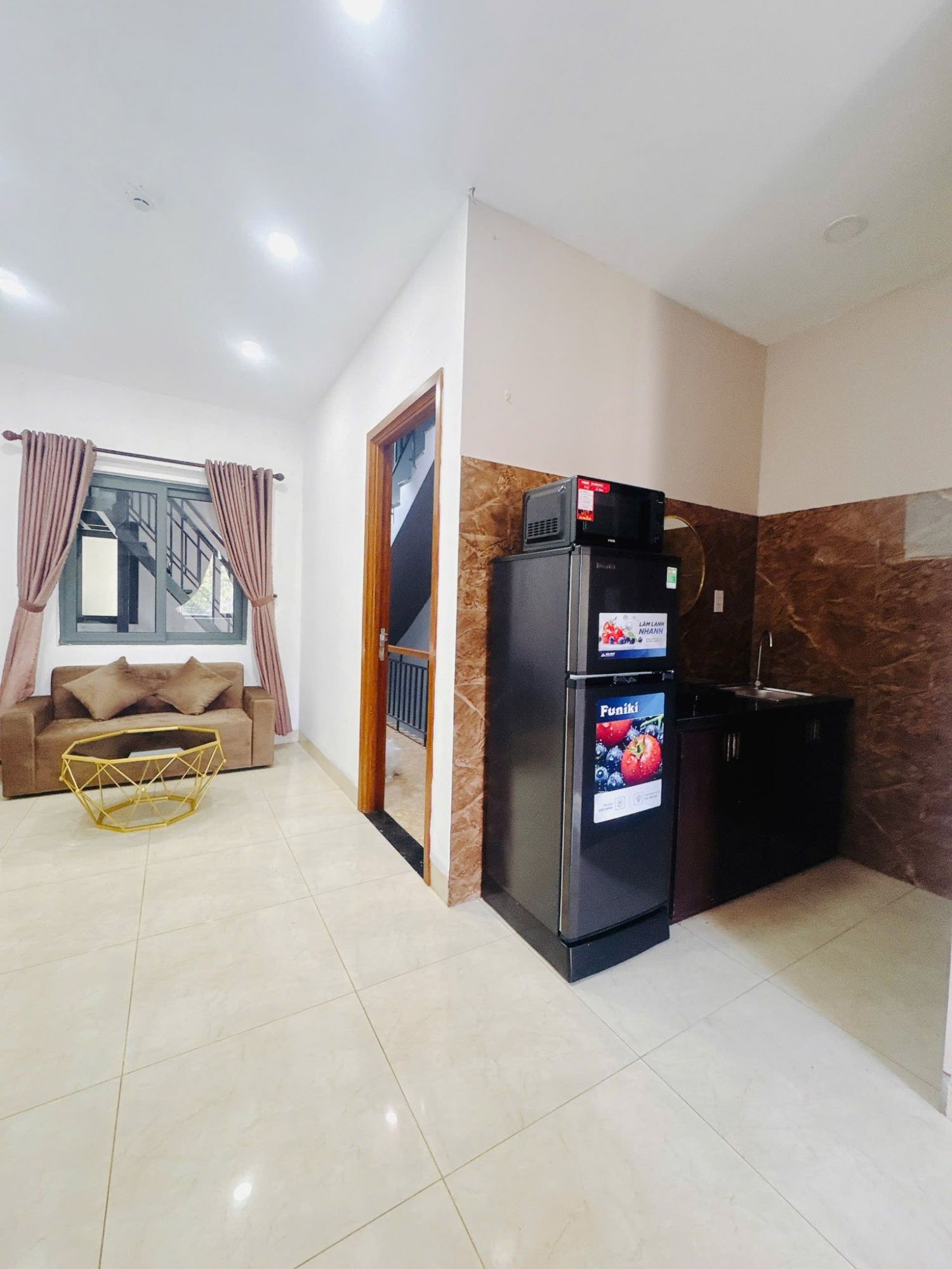 Louis OTis Apartment - Ảnh 6