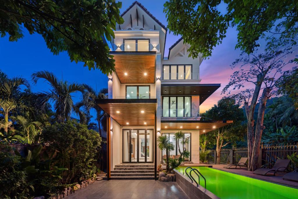 Monkey Hill Villa