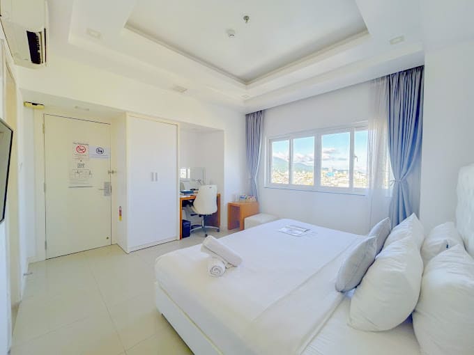 Deluxe Double with window