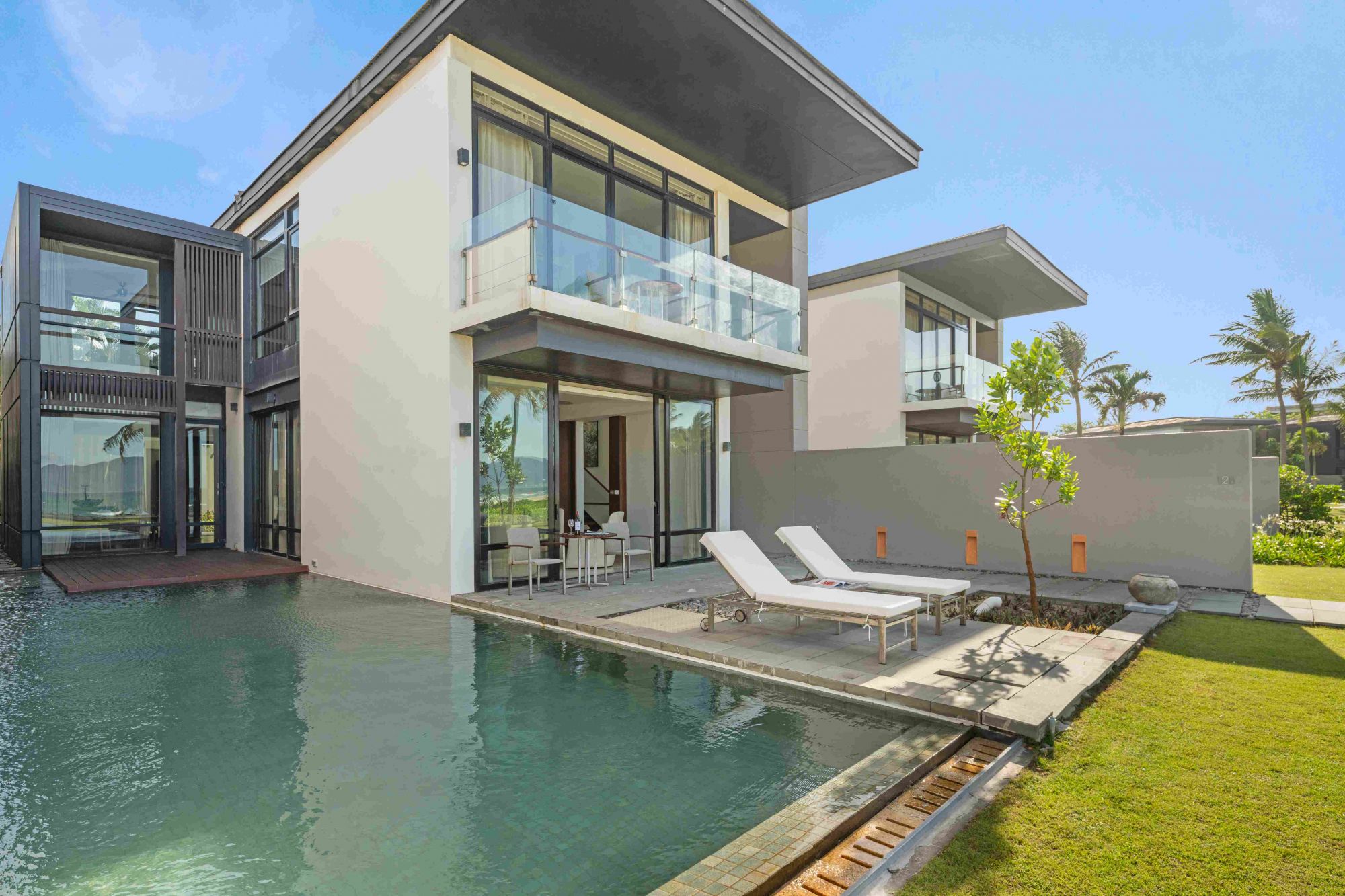 Hyatt Regency Villa 3 Beachfront V12B