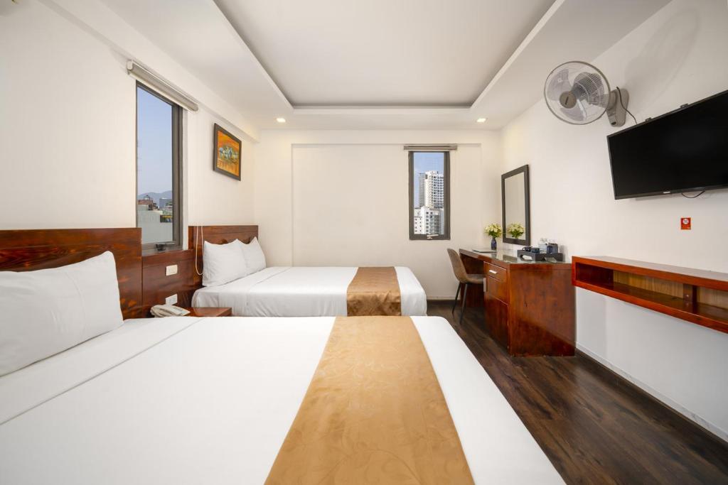 Waikiki Beach Hotel