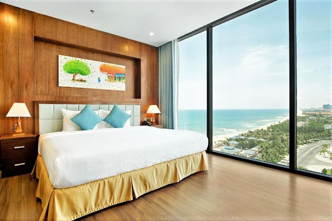 Yarra Ocean Suites Danang