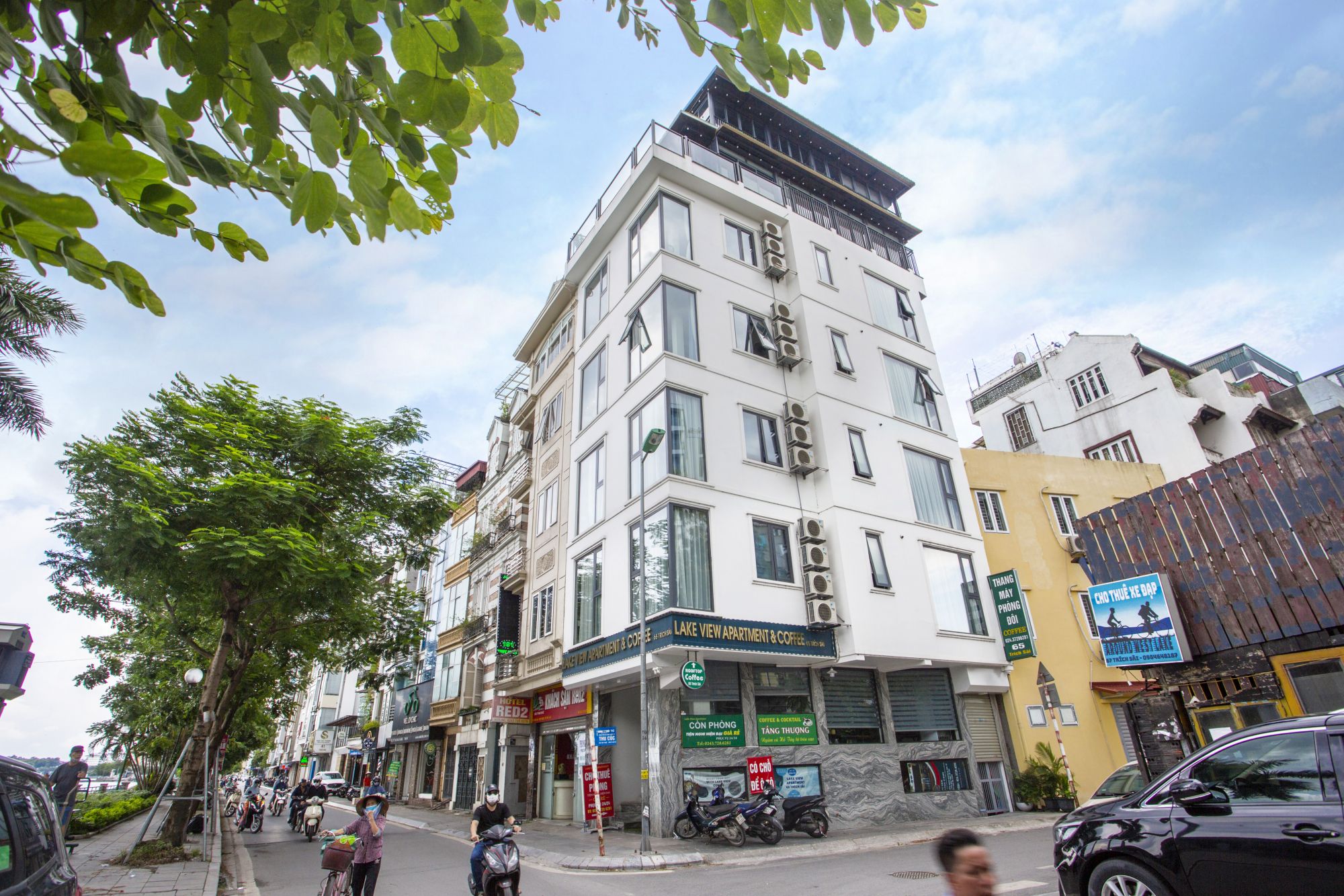 22Land Lake View Hotel