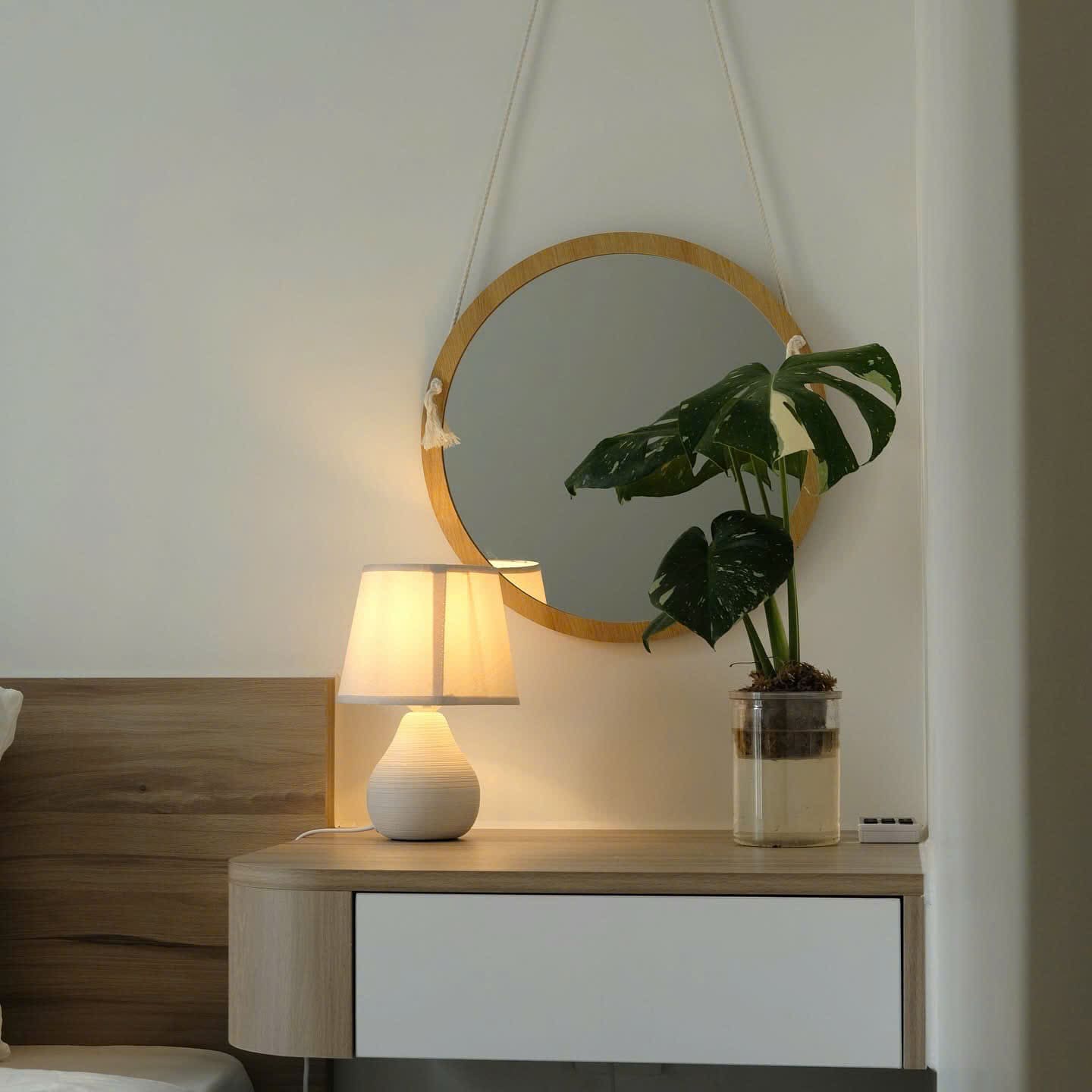 A Quiet Stay - Bonded - Ảnh 6