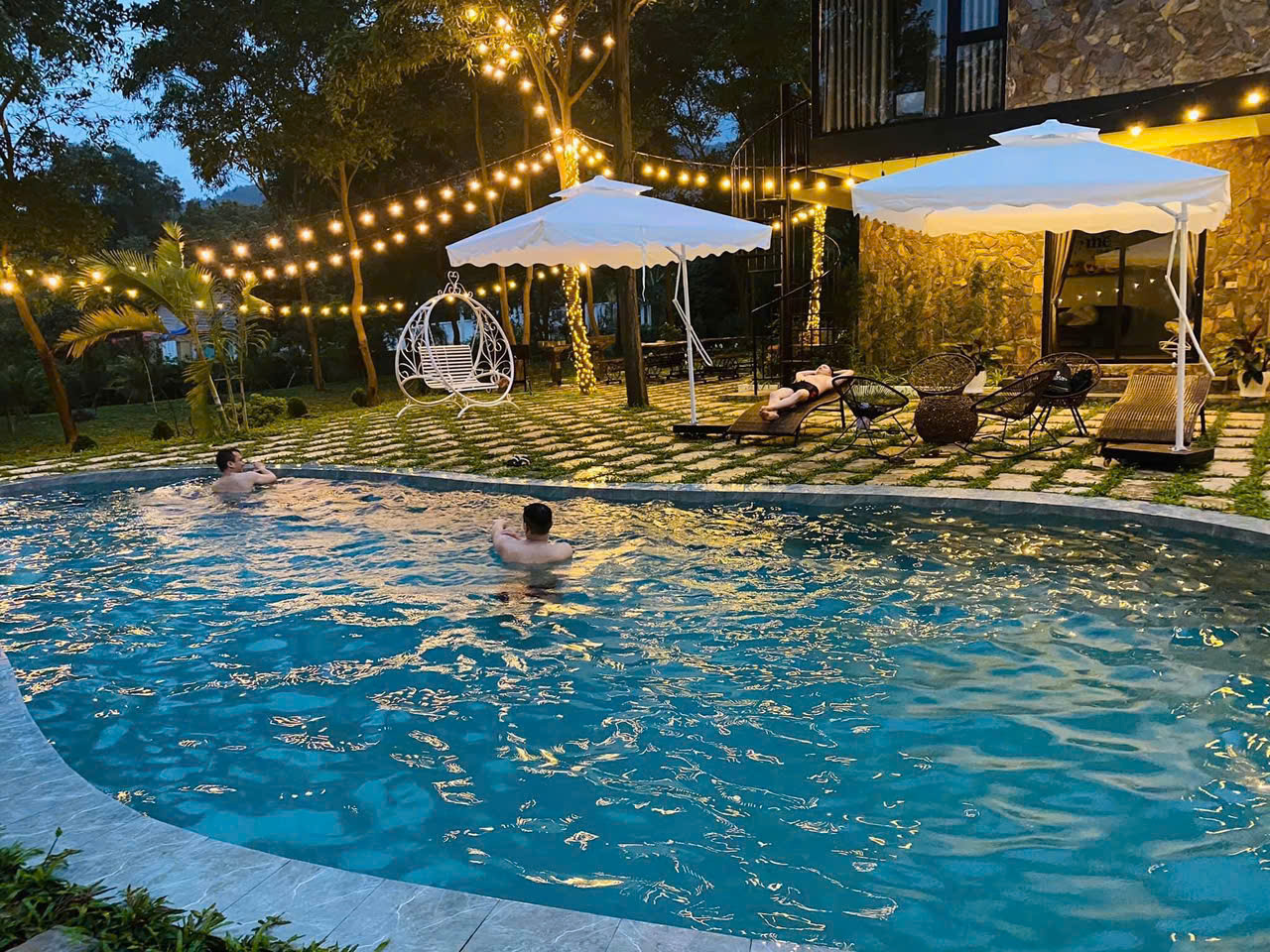 Moon Villa - Nhà Kính Châu Âu