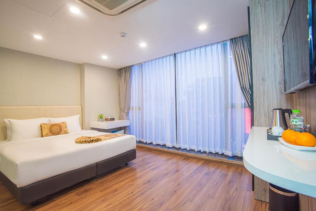 Bridge Lakeside Hanoi Hotel