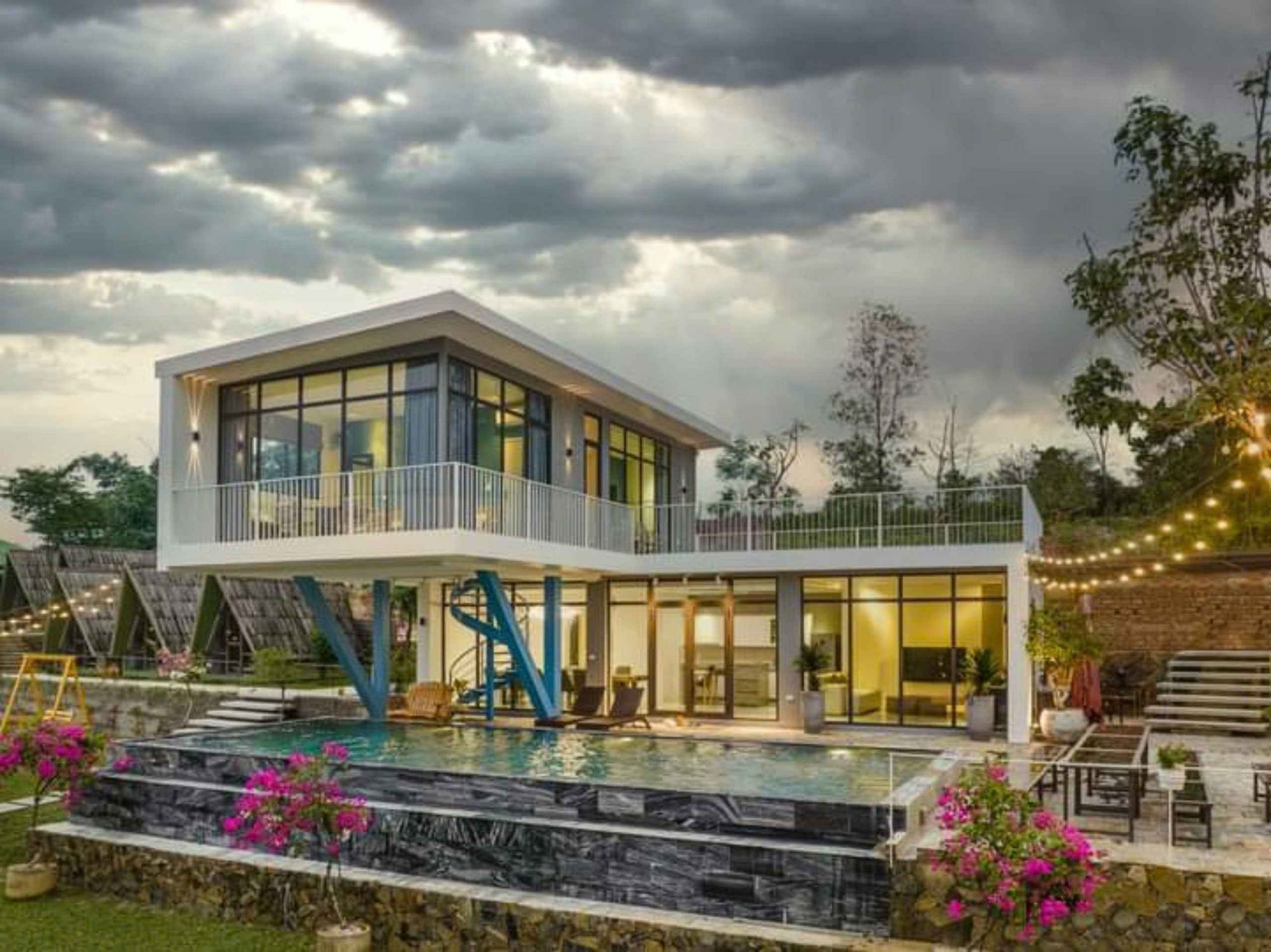 White 6 Chill Garden Ba Vì 