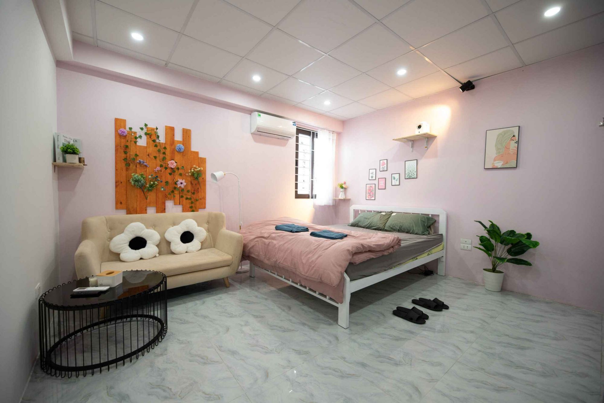 Hóng Homestay - 79 Dương Quảng Hàm