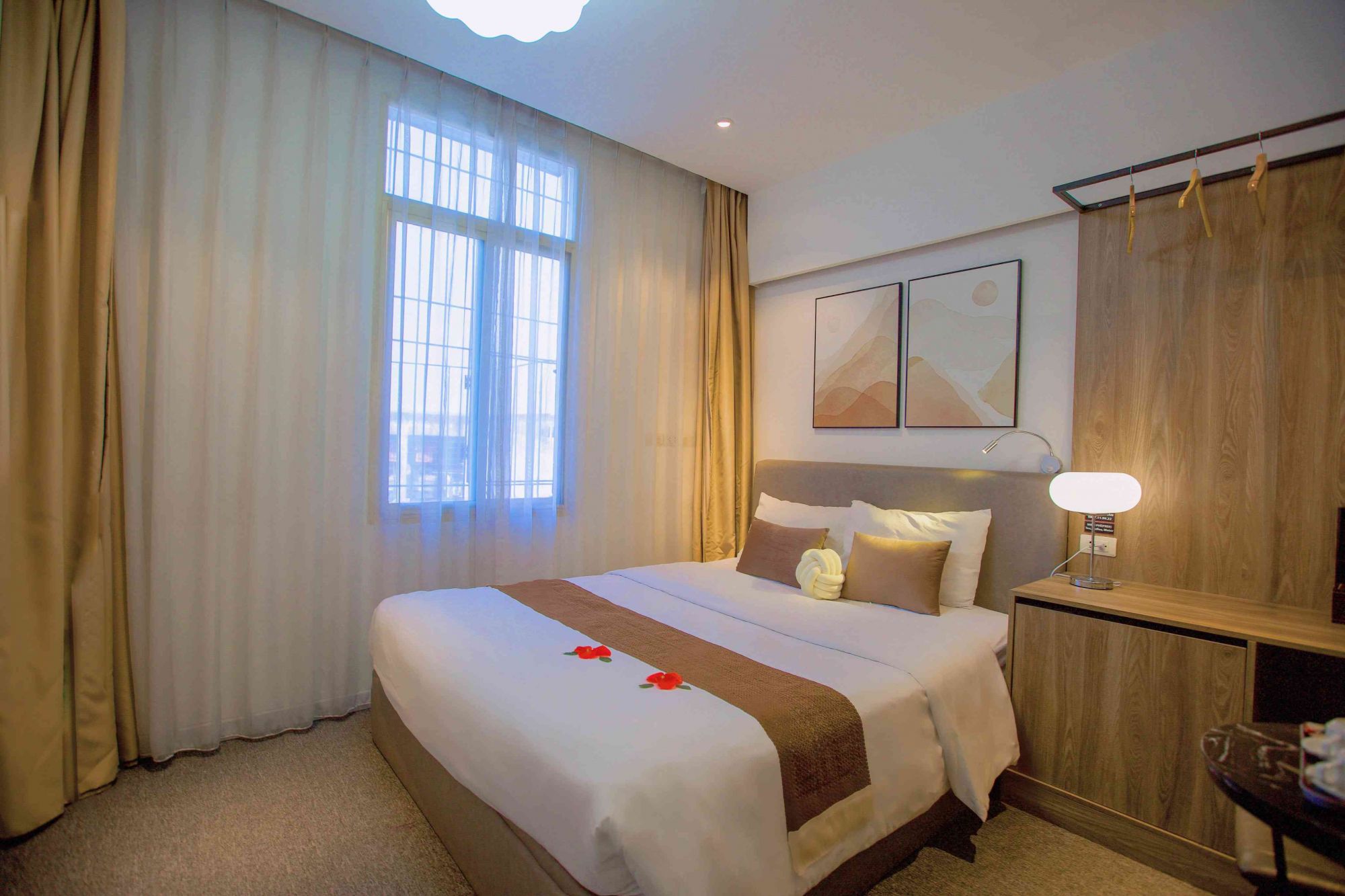 phòng cửa sổ đón nắng