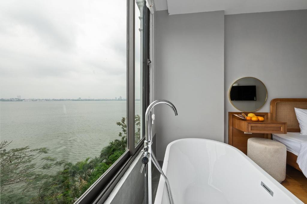 Junior suite lakeview+ star view+ bathub