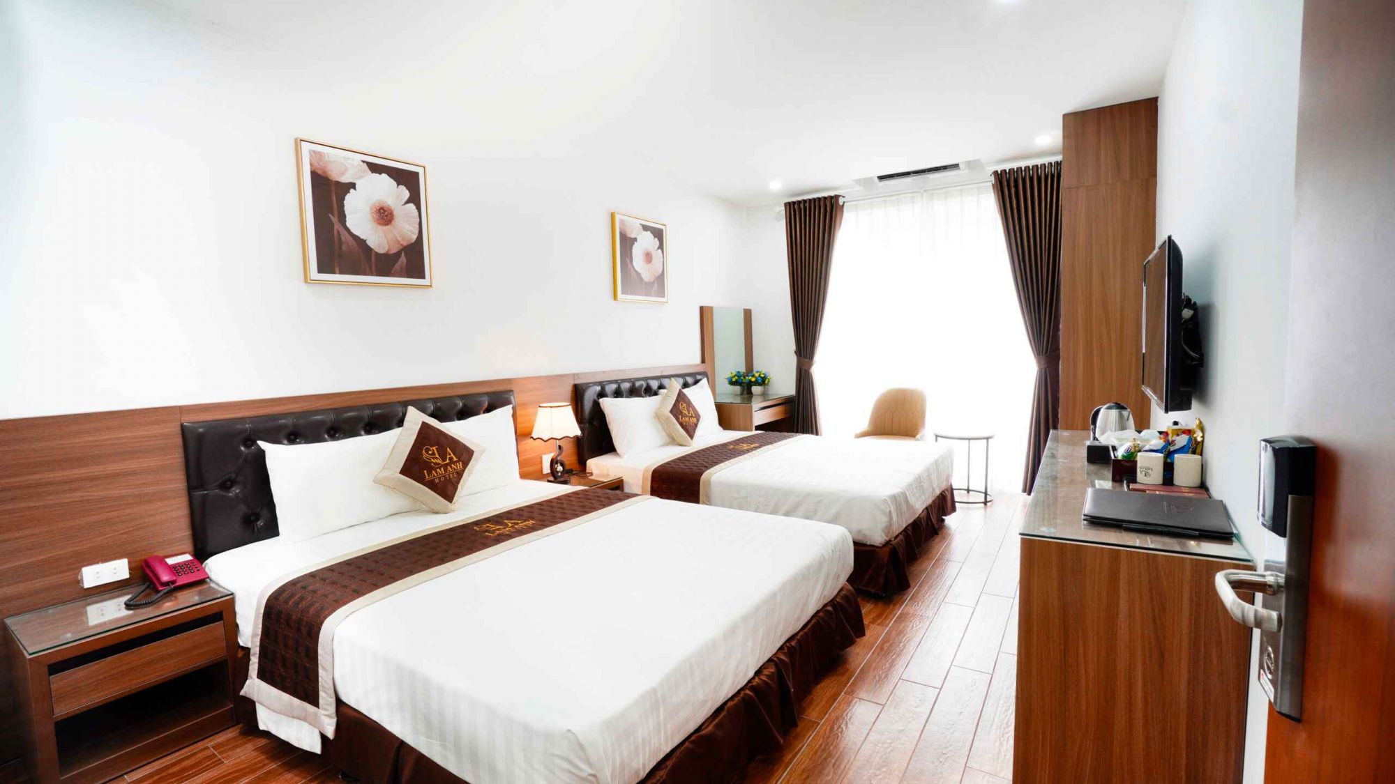Deluxe Family Room 