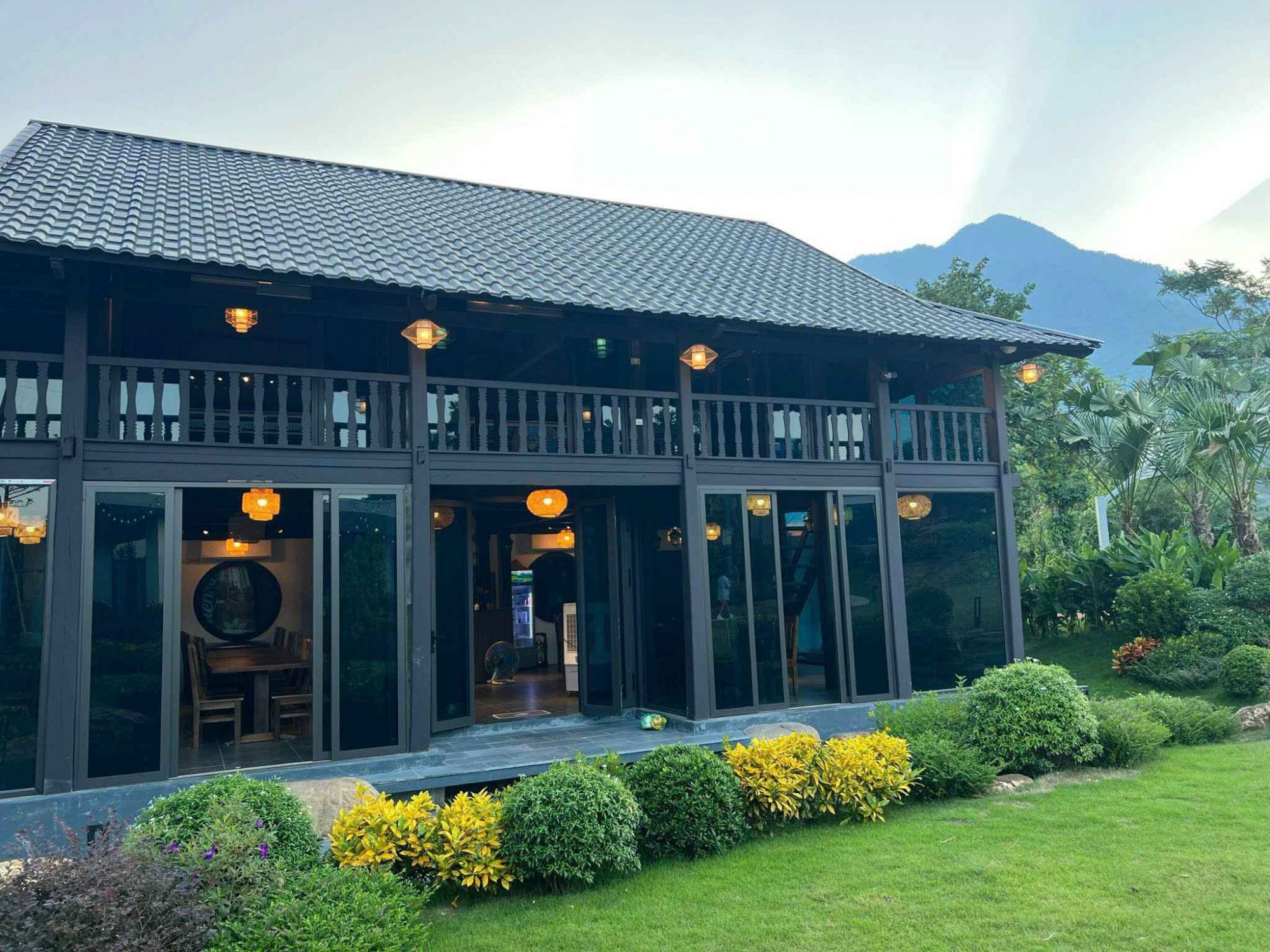 Tam Son Retreat - Nhà Sàn The Night