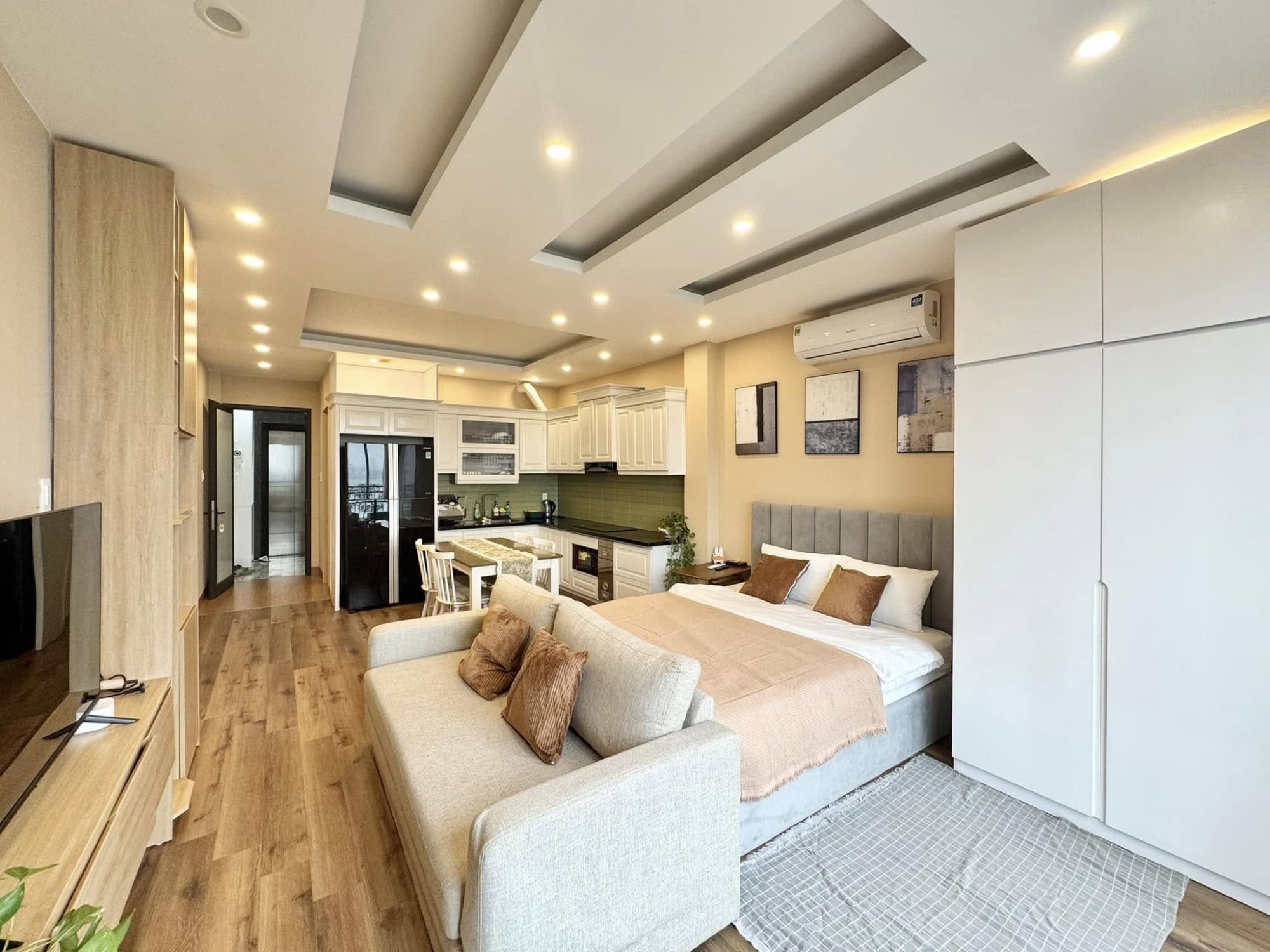 The Little Home - 125 Vệ Hồ