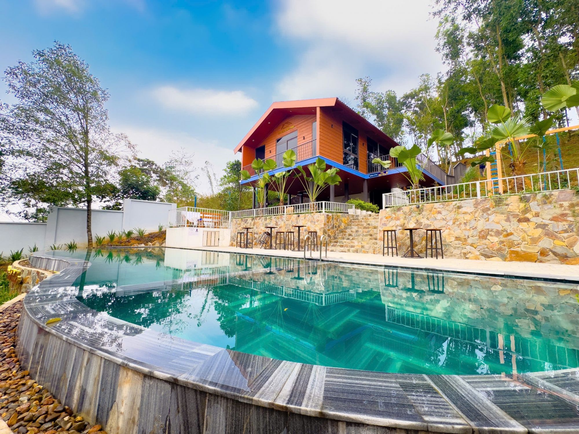 Nhà cộng đồng Ba Vì