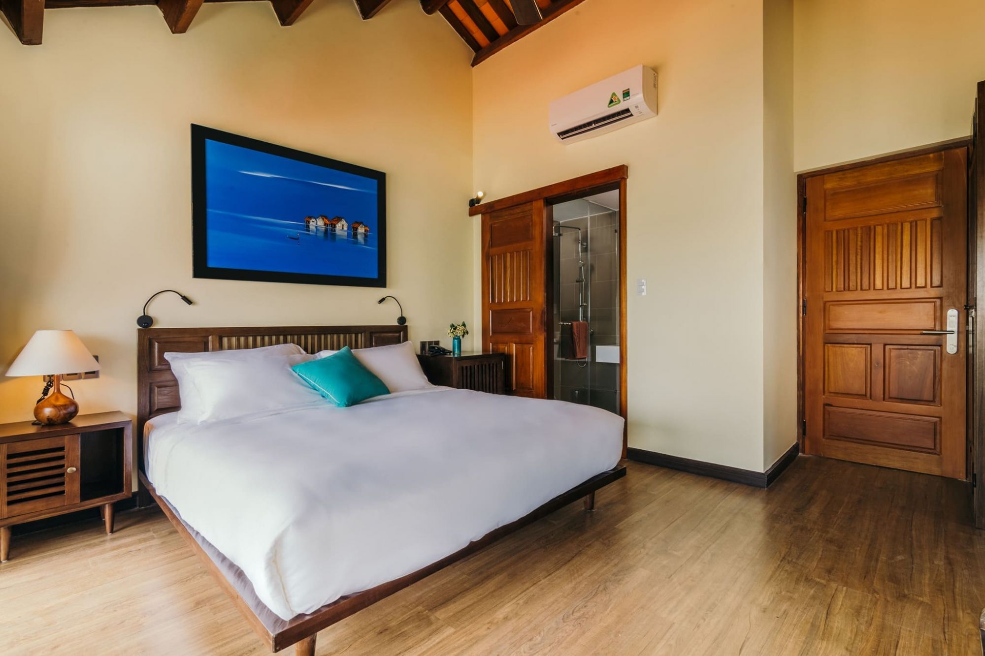 Phòng Deluxe Double view bể bơi