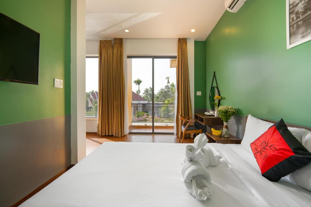 King suite with bathtub