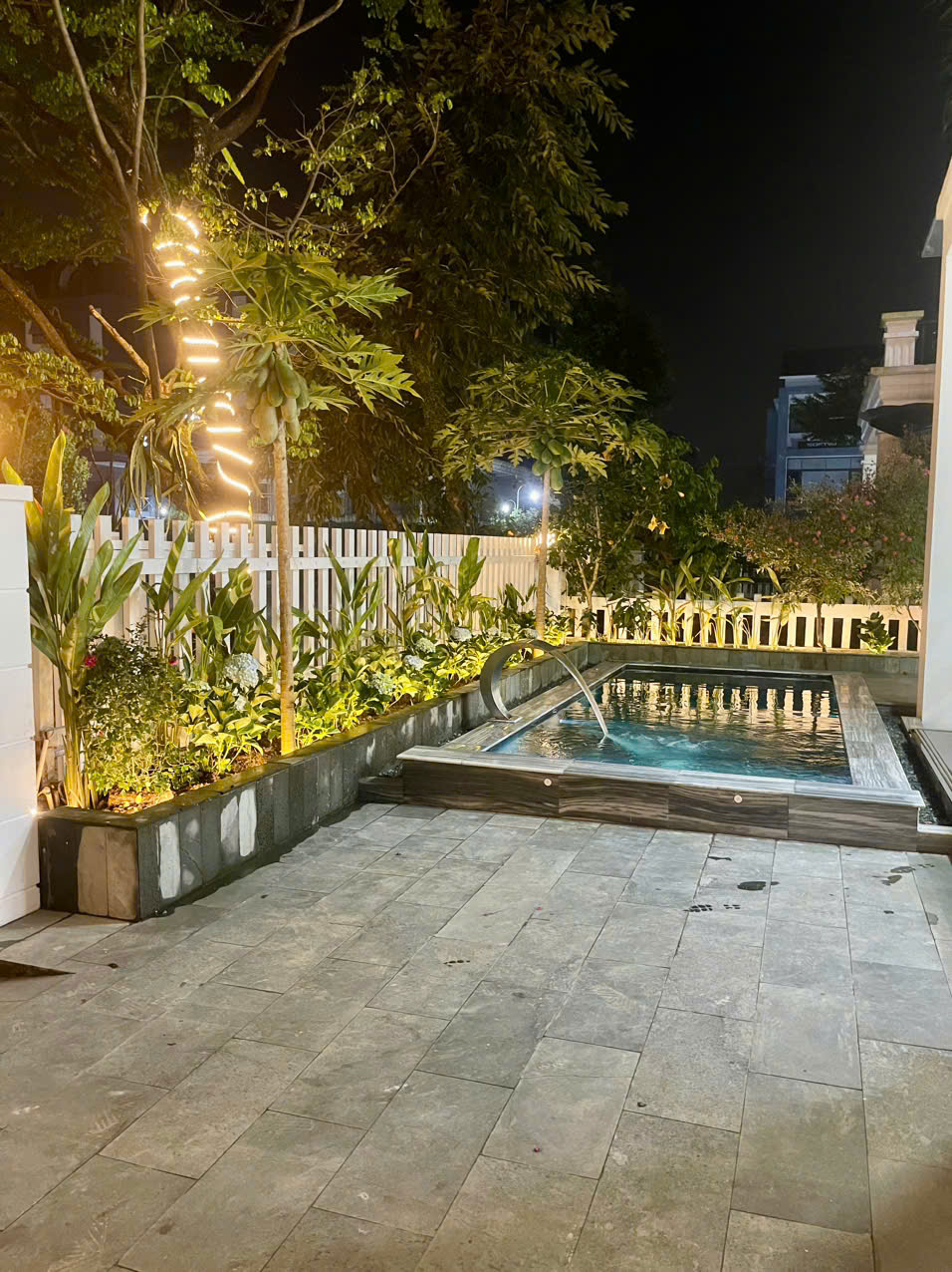 Deluxe Villa Hue 2