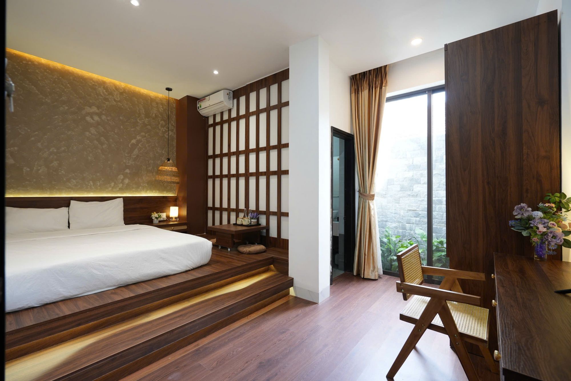 Nana Homestay & Villa