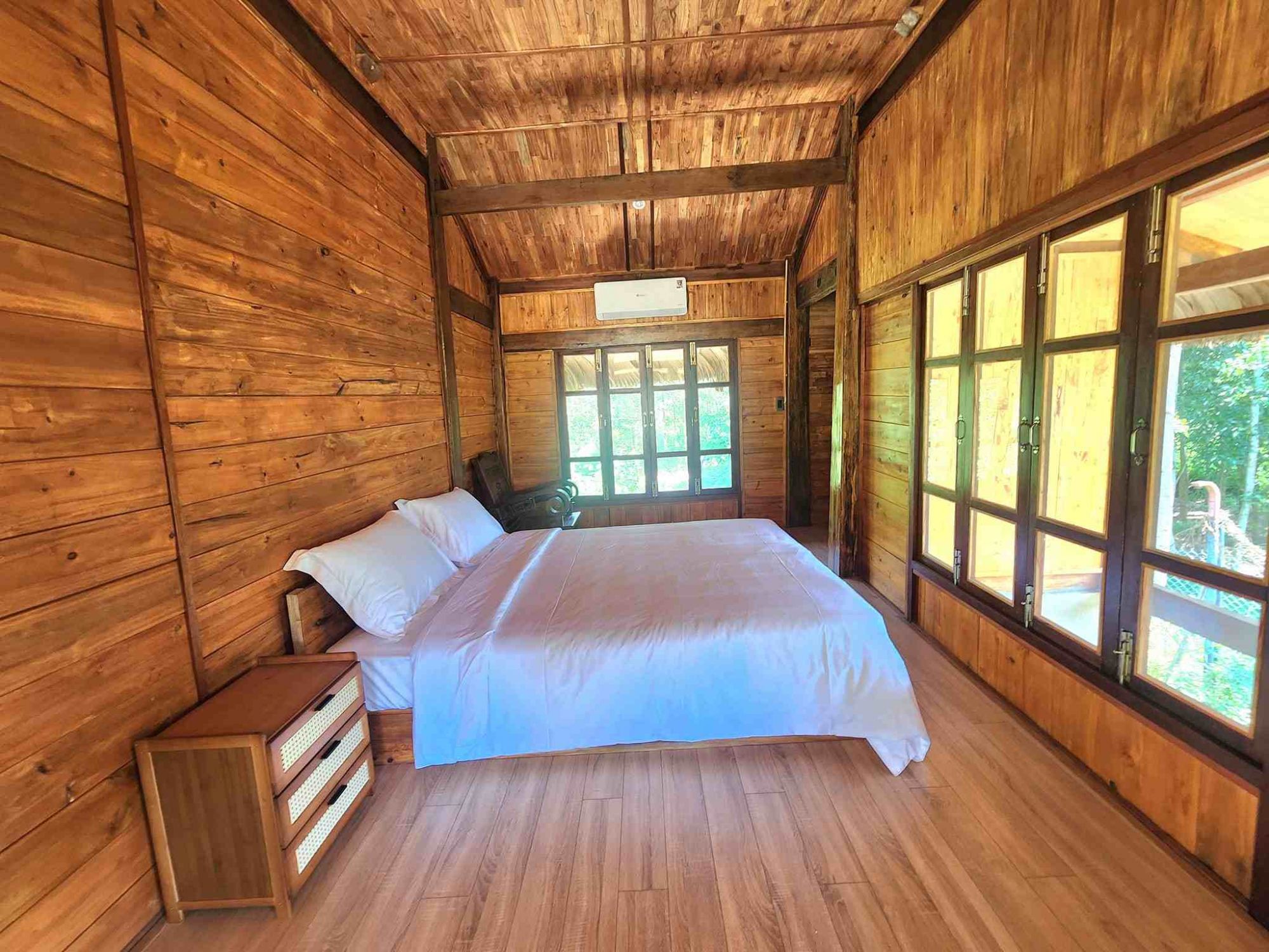 Nhà Sàn - Orchid Villa 