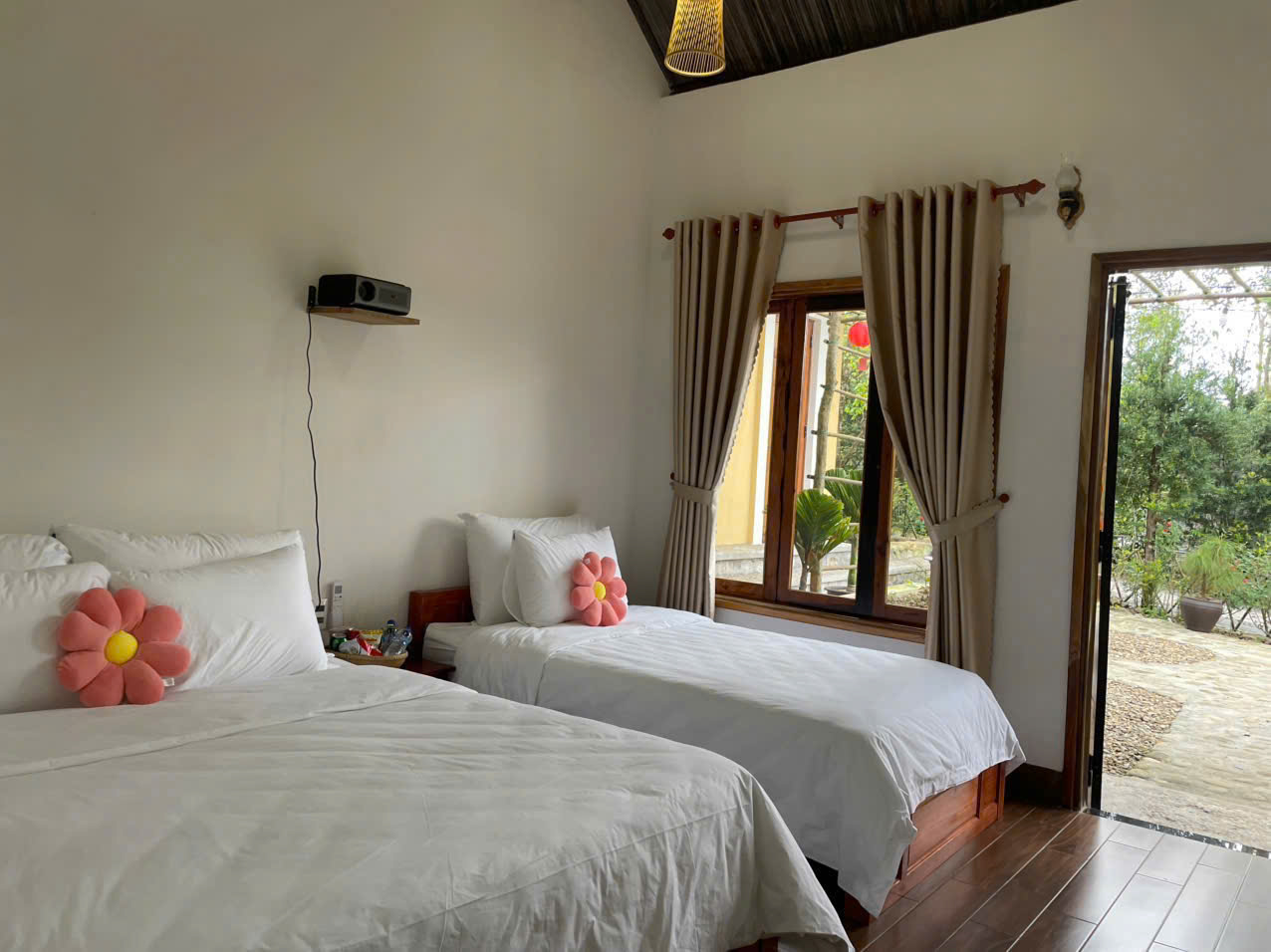 Pine Garden Homestay - Nhà trong vườn 
