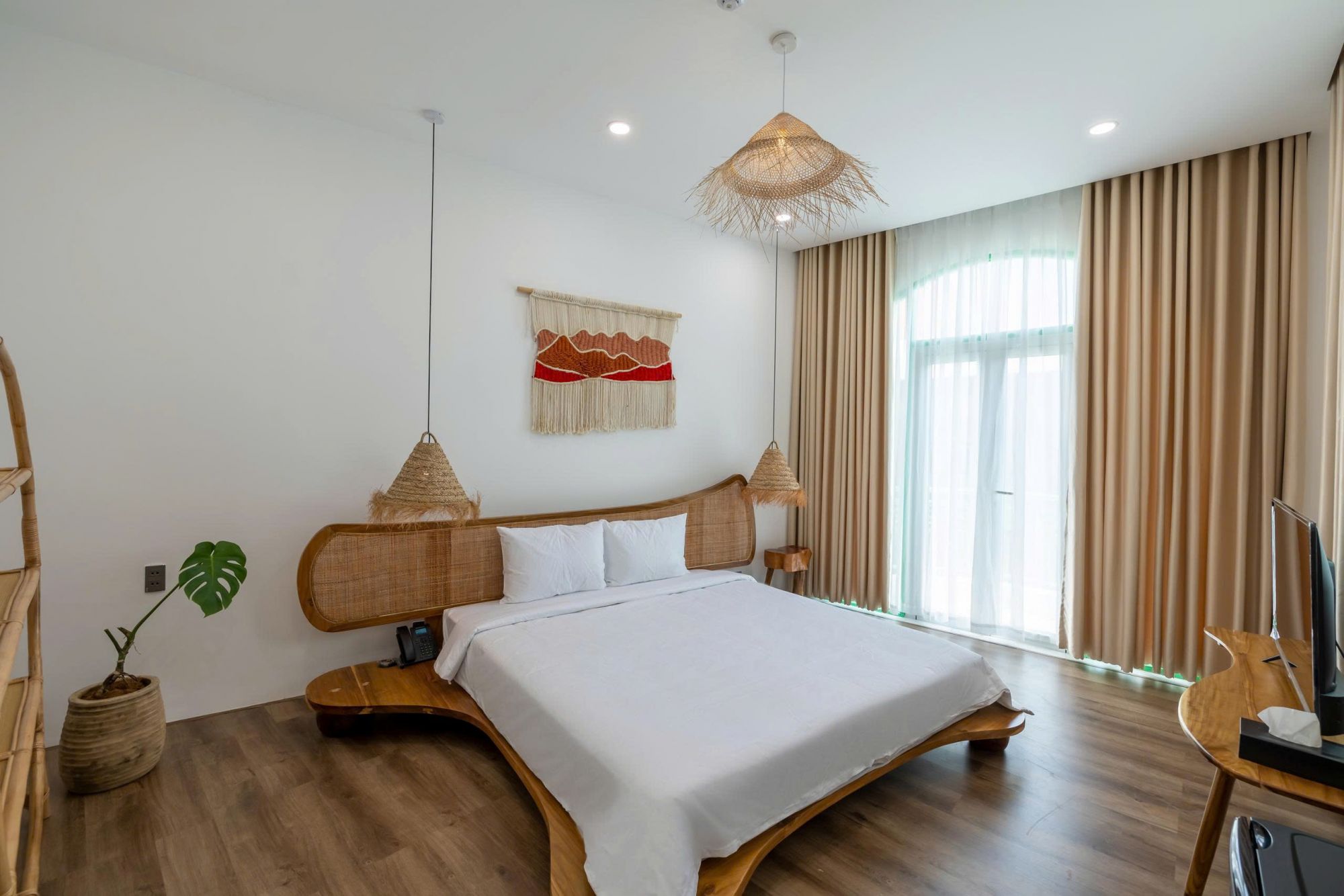 Phòng Deluxe giường đôi ban công