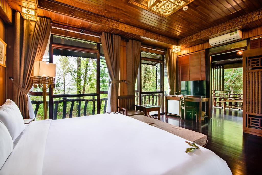 Sankofa Resort Village Hill